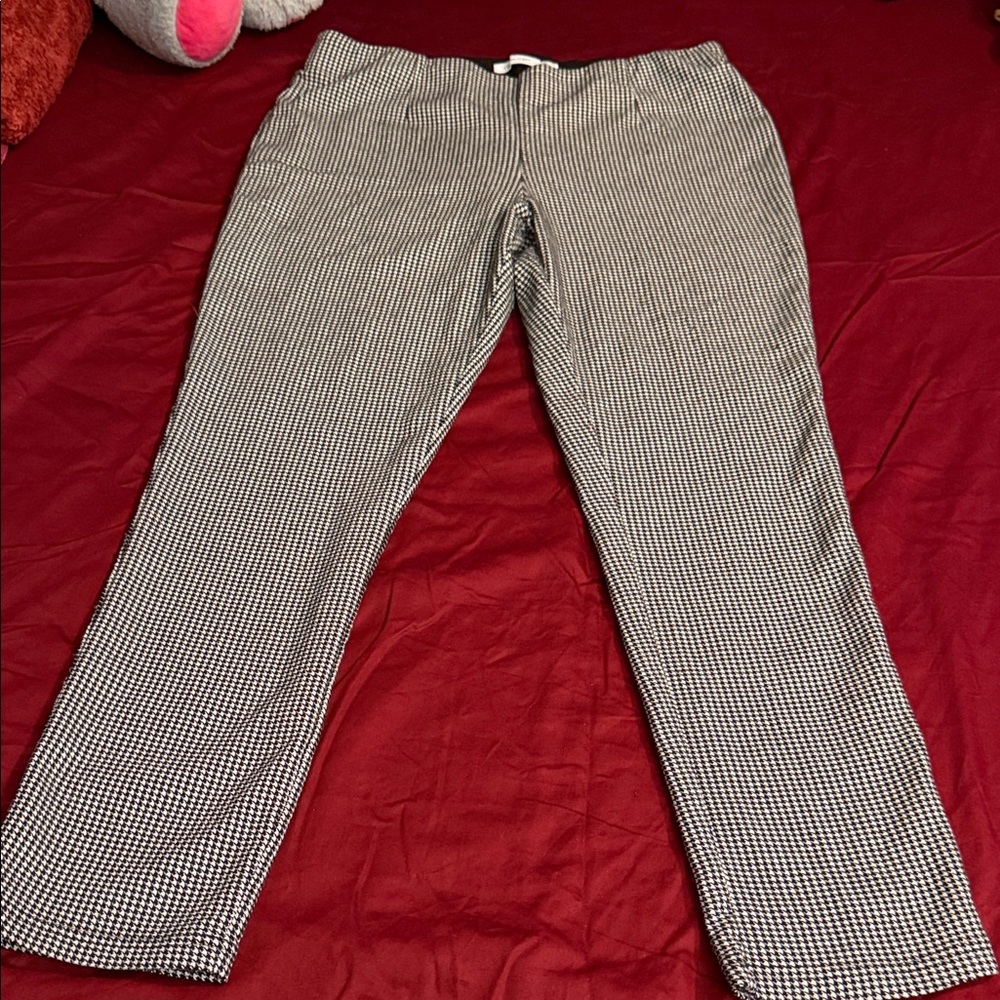 Calvin Klein Men's Black and White Patterned Dress Pants